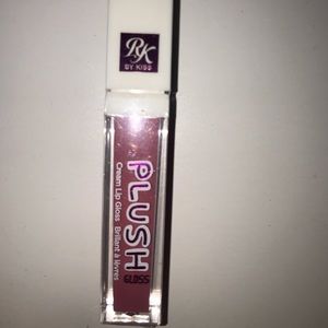 Plush cream lipgloss